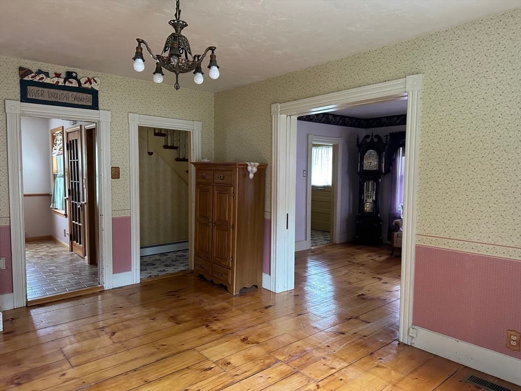 90 Locust Ave, Worcester MA 01604 photo 16