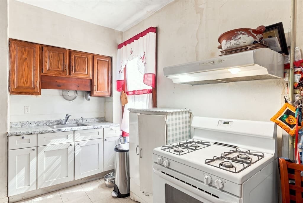 427 Broadway, Lynn MA 01904 photo 9