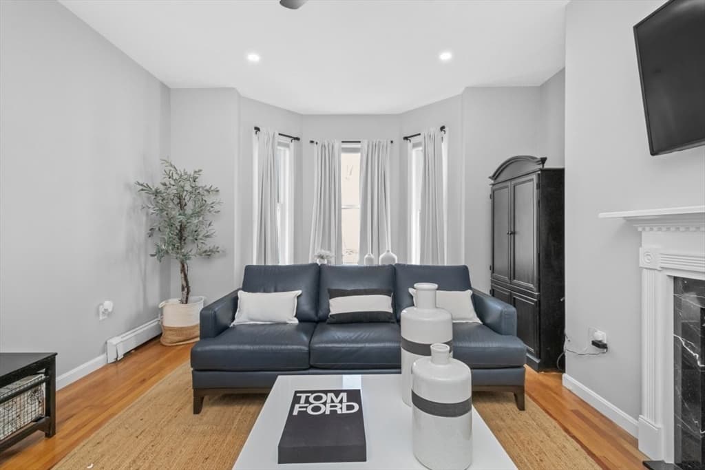 595 East 4th St # 1, Boston MA 02127 photo 3