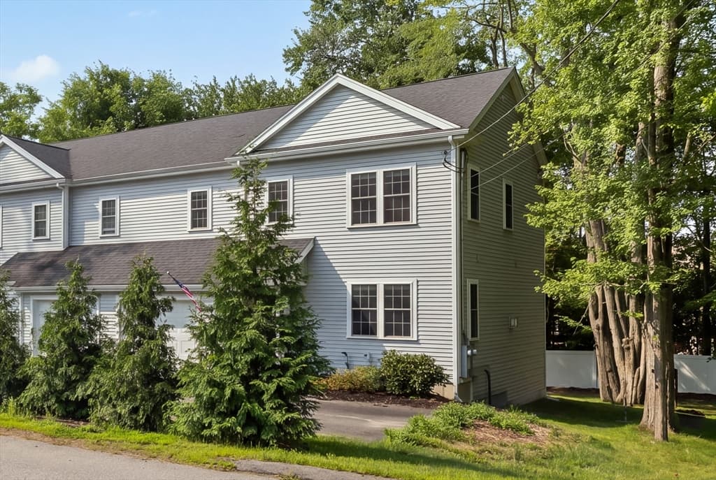 57 Martin St # B, Millbury MA 01527