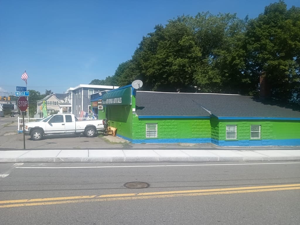 115 Whitney St, Leominster MA 01453 photo 2
