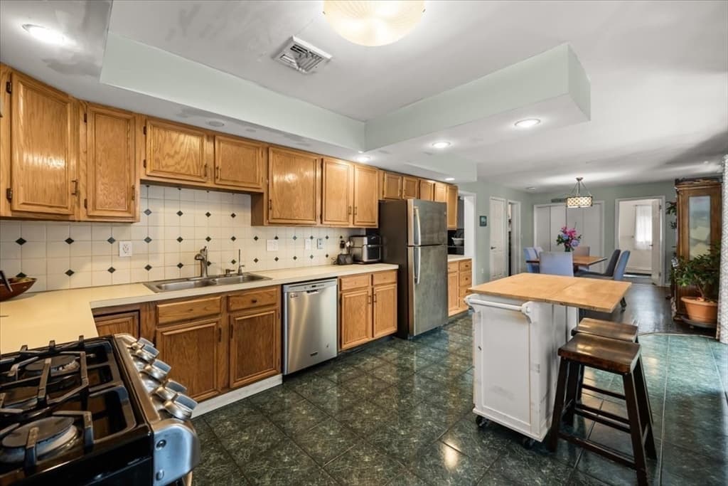 159 Greensboro Rd, Dedham MA 02026 photo 5