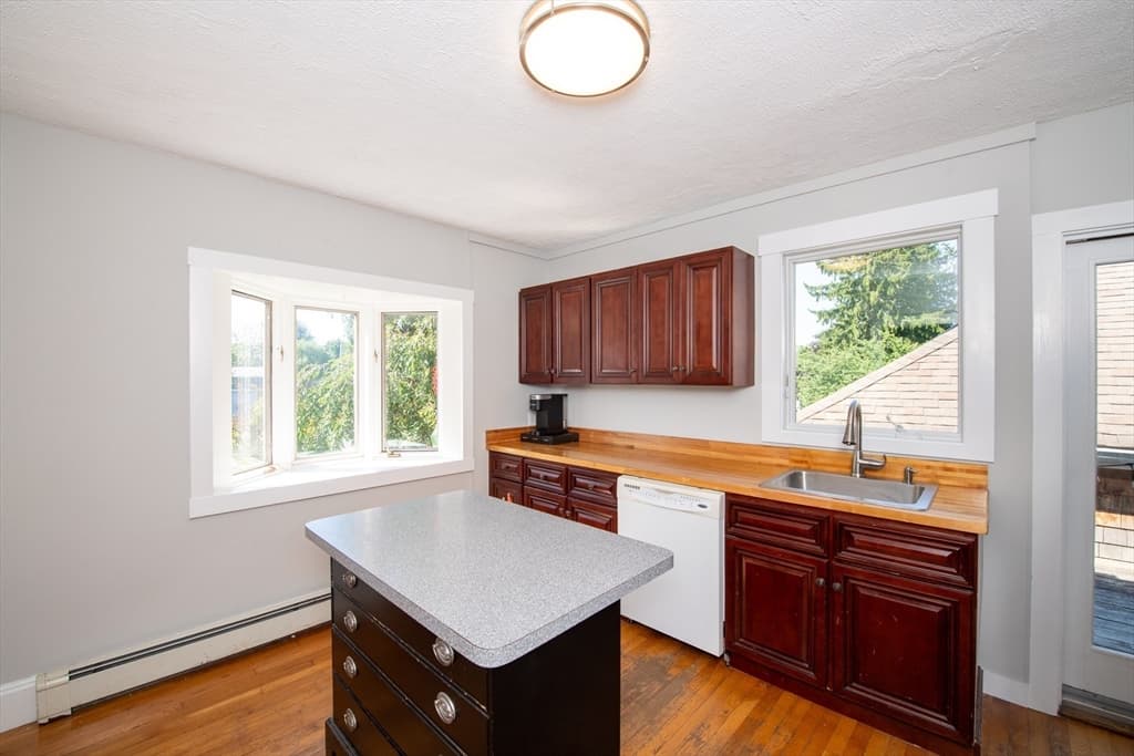 364 Alden Rd, Fairhaven MA 02719 photo 8