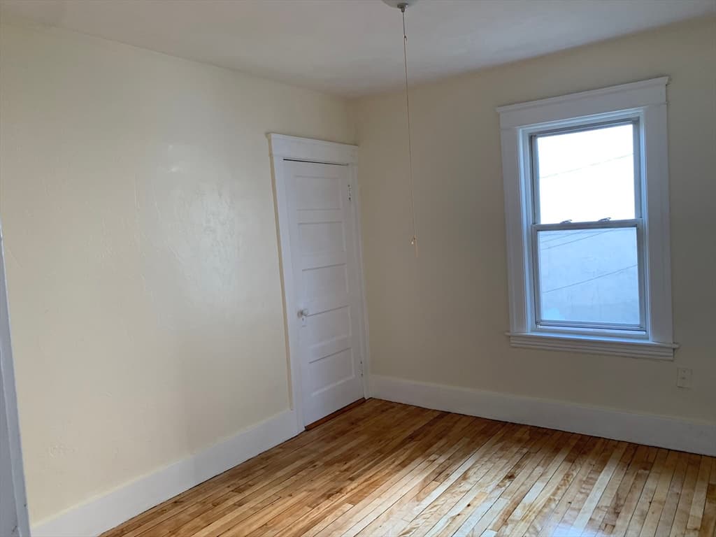 11 Diamond St, Worcester MA 01610 photo 6