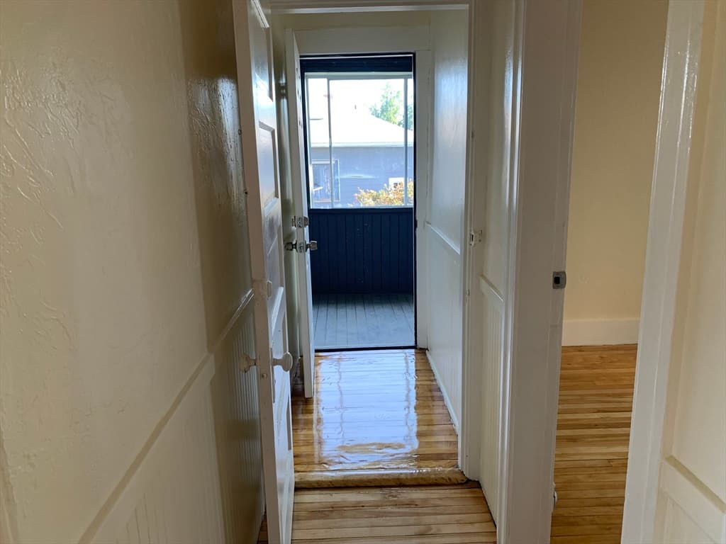11 Diamond St, Worcester MA 01610 photo 8