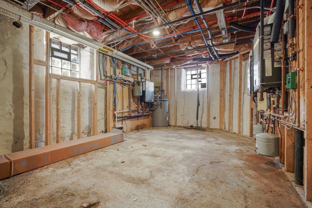 68 Liberty St, Fall River MA 02724 photo 28