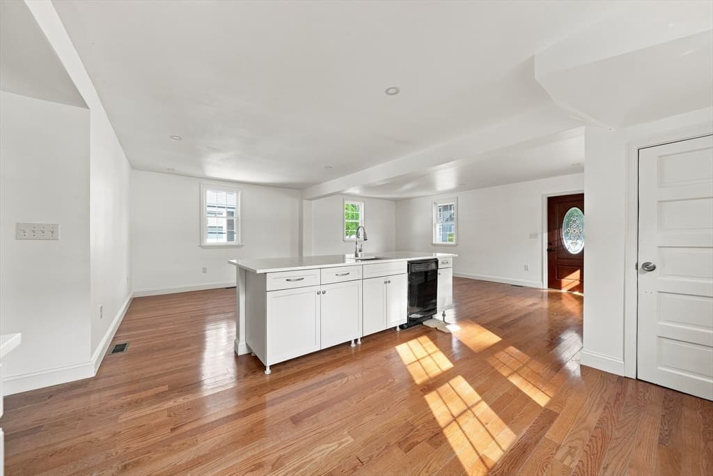 279 Pearl Street, Fitchburg MA 01420 photo 9