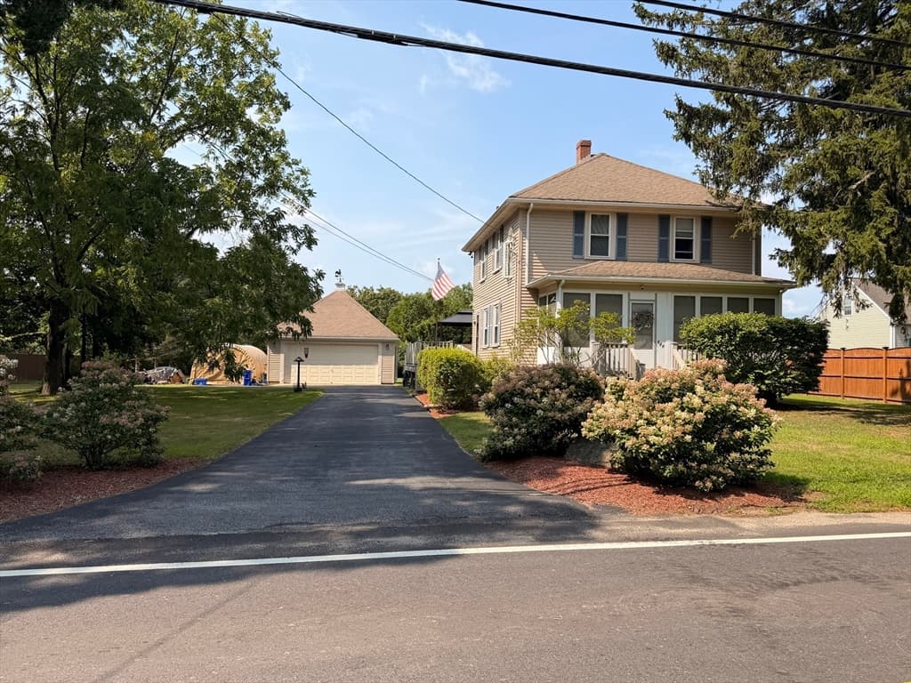 446 Lindsey St, Attleboro MA 02703