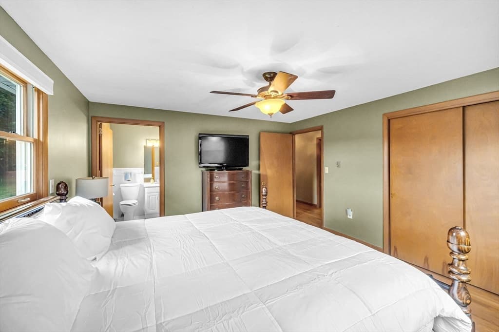 17 Breton Ln, Holyoke MA 01040 photo 23