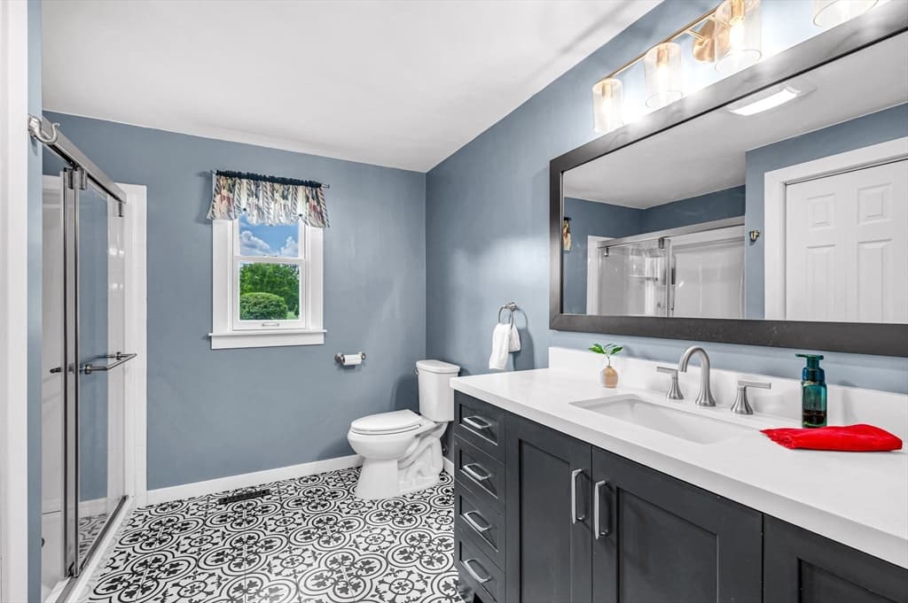 17 Breton Ln, Holyoke MA 01040 photo 19