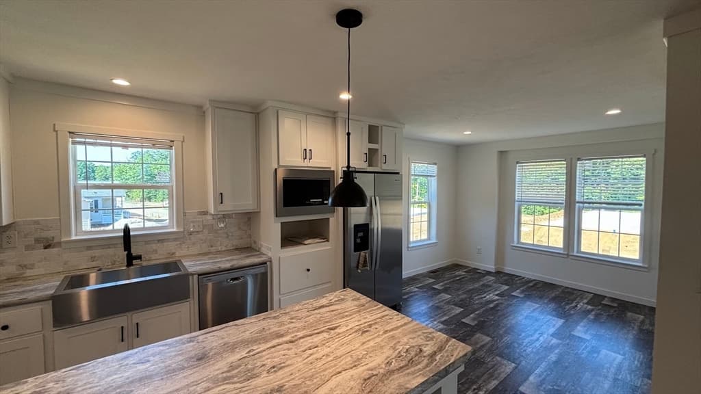 Single Family Residence at 3 Rose Lane, Sturbridge MA 01566, Sturbridge, photo 3 of 13