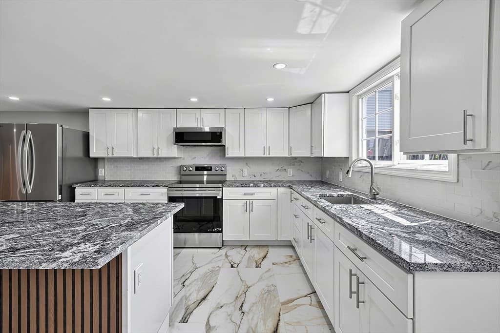 24 Emerson St, Fall River MA 02720 photo 5