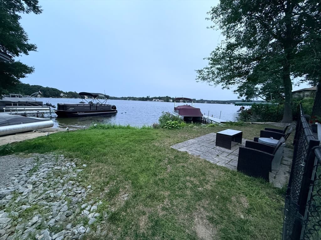 60 Wakefield Ave Webster Lake, Webster MA 01570 photo 6