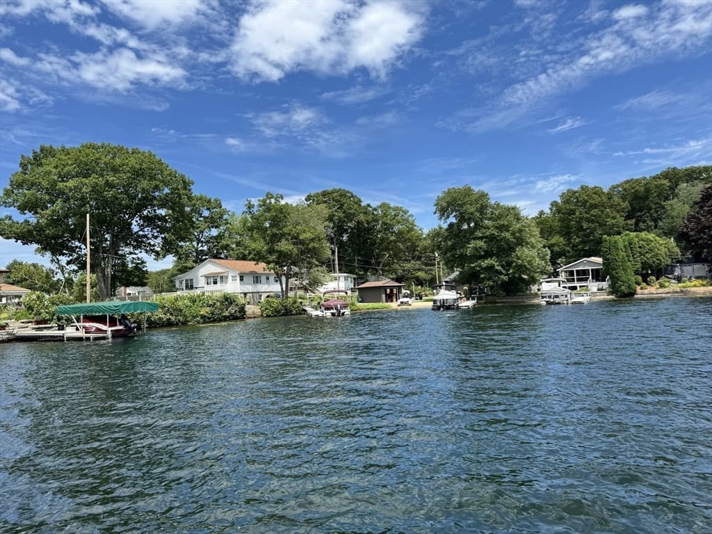 60 Wakefield Ave Webster Lake, Webster MA 01570 photo 8