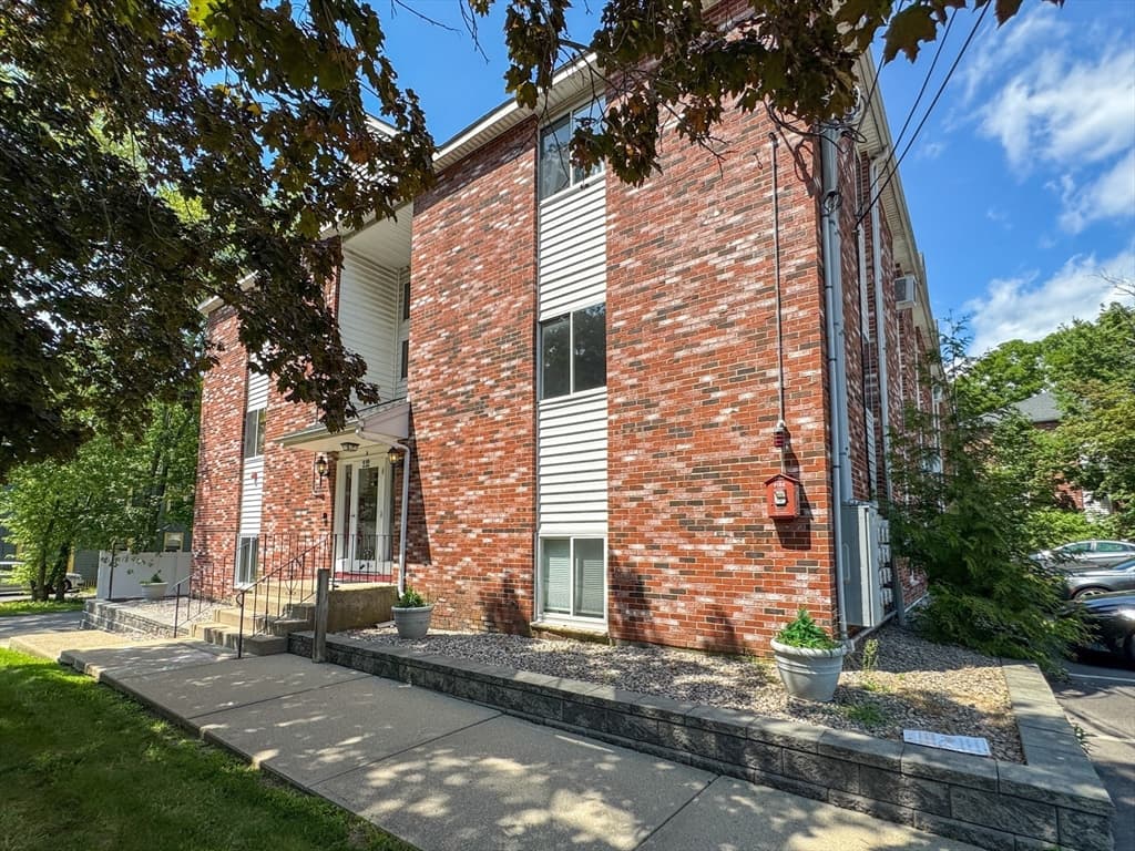 212 Fisher St # A7, North Attleboro MA 02760