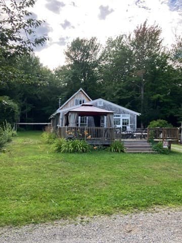 123 Rainbow Dr, Templeton MA 01468