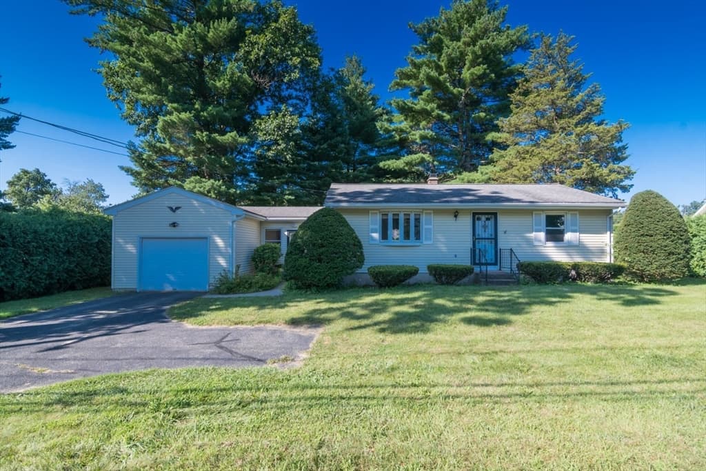 63 Tinkham Rd, Springfield MA 01129