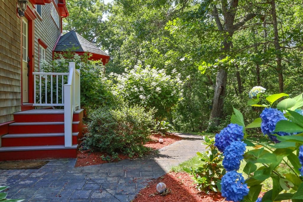 9 Horseshoe Bend Way, Mashpee MA 02649 photo 2