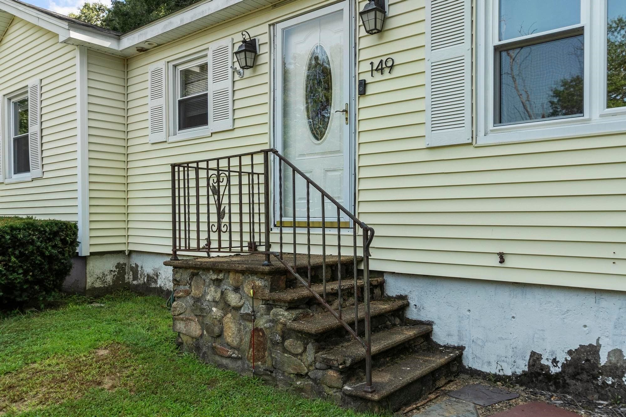 Single Family Residence at 149 North St, East Brookfield MA 01515, East Brookfield, photo 4 of 39