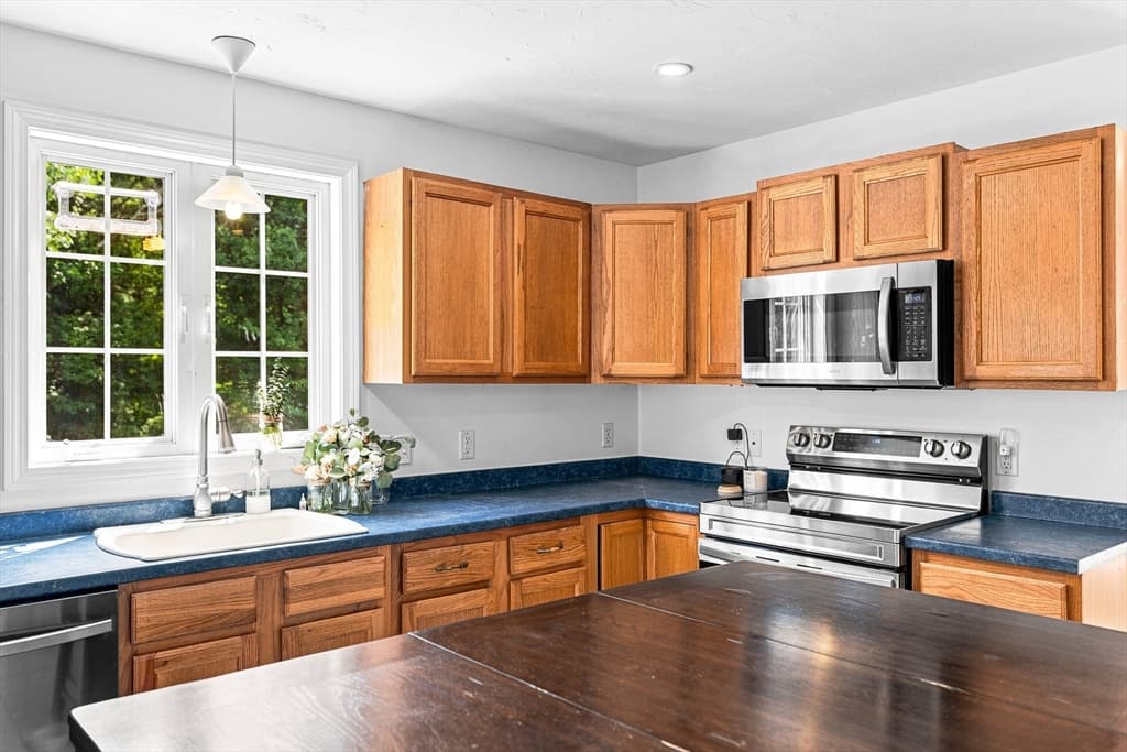 21 Forestview Dr, Fairhaven MA 02719 photo 13