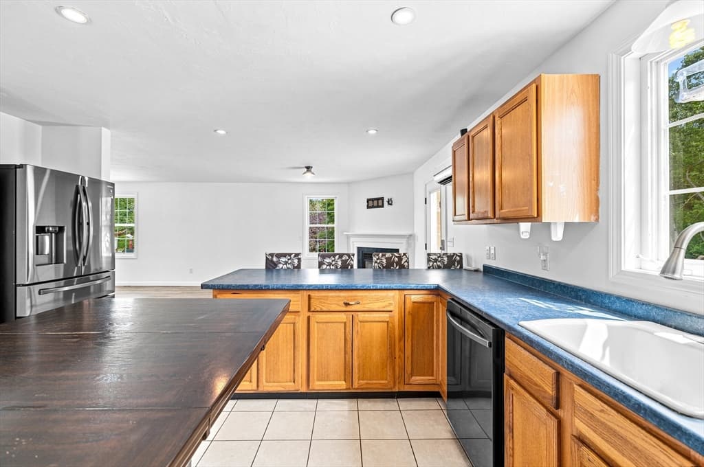 21 Forestview Dr, Fairhaven MA 02719 photo 12