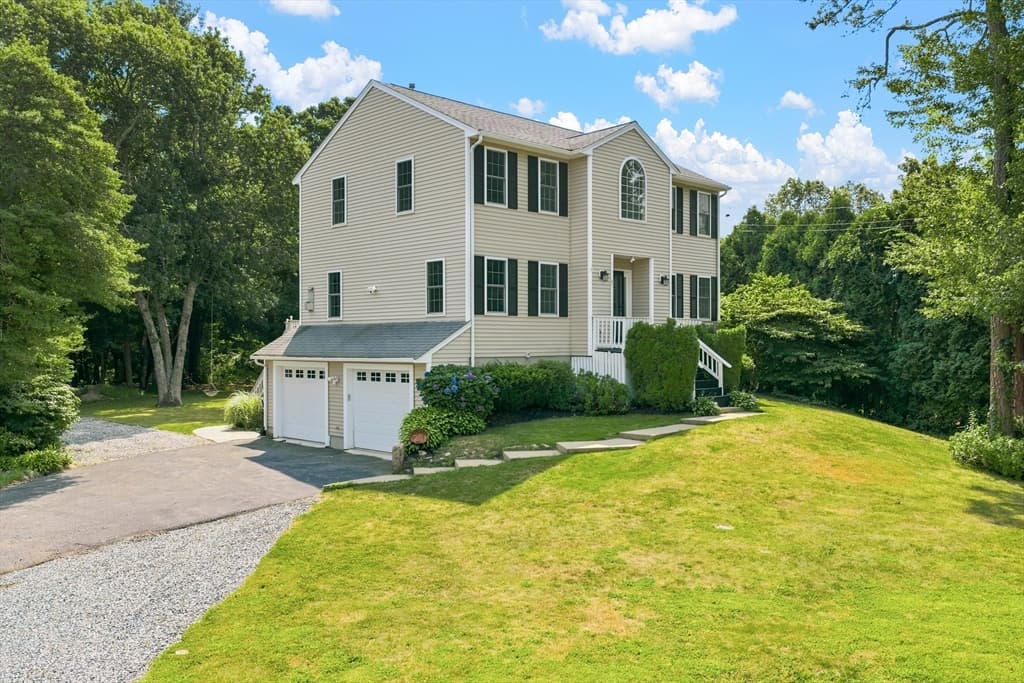 21 Forestview Dr, Fairhaven MA 02719