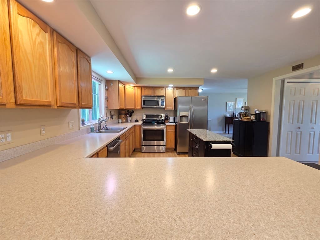 29 Cushing Rd, Webster MA 01570 photo 6
