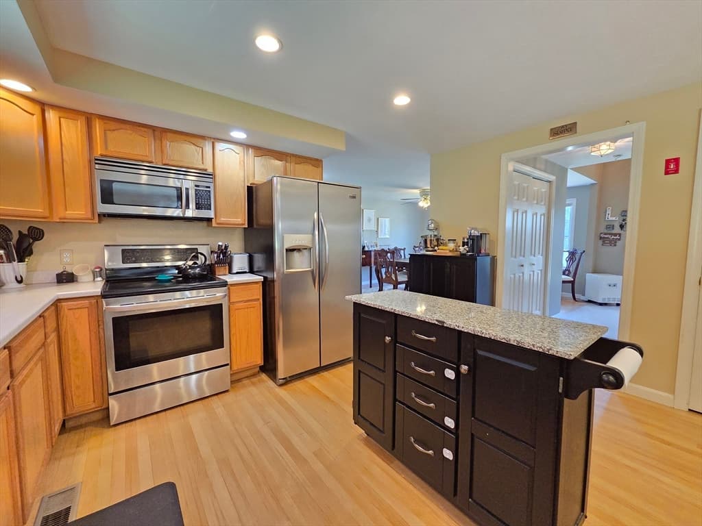 29 Cushing Rd, Webster MA 01570 photo 8