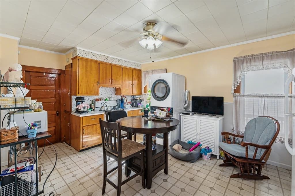 256 University Ave, Lowell MA 01854 photo 3