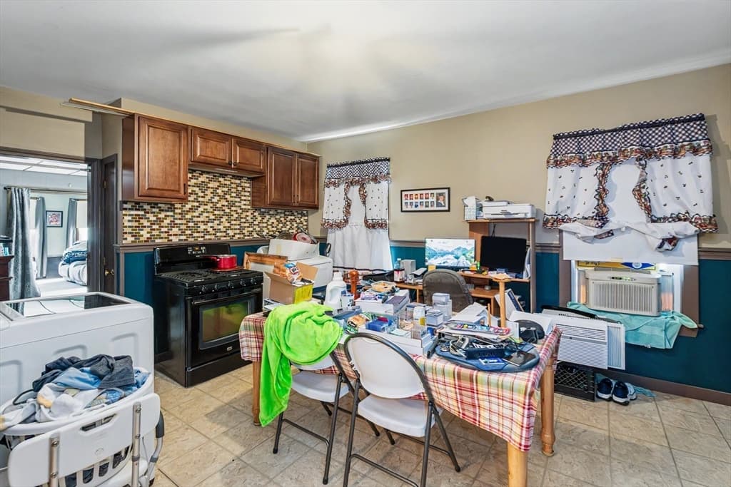 256 University Ave, Lowell MA 01854 photo 21
