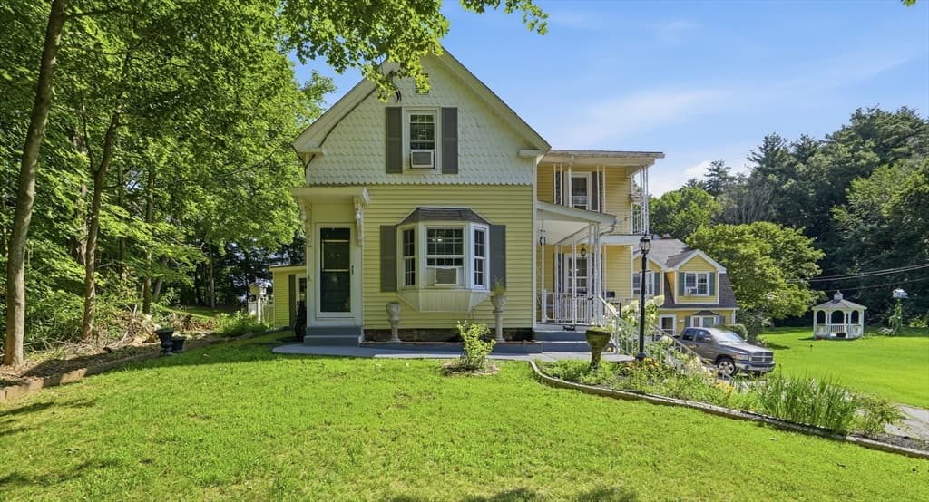 16 Allen Street, Northborough MA 01532