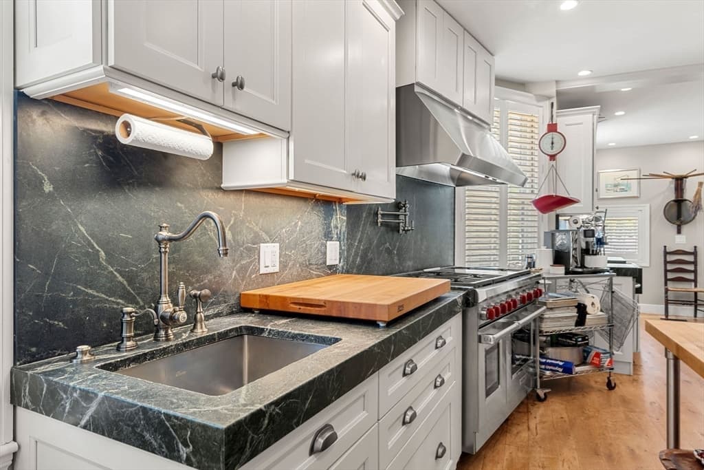 314 Essex St, Salem MA 01970 photo 11