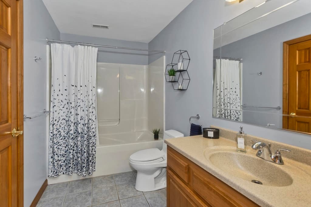 27 Landing Dr, Chicopee MA 01020 photo 22