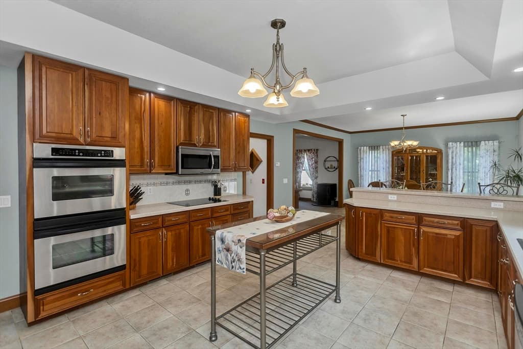 27 Landing Dr, Chicopee MA 01020 photo 5