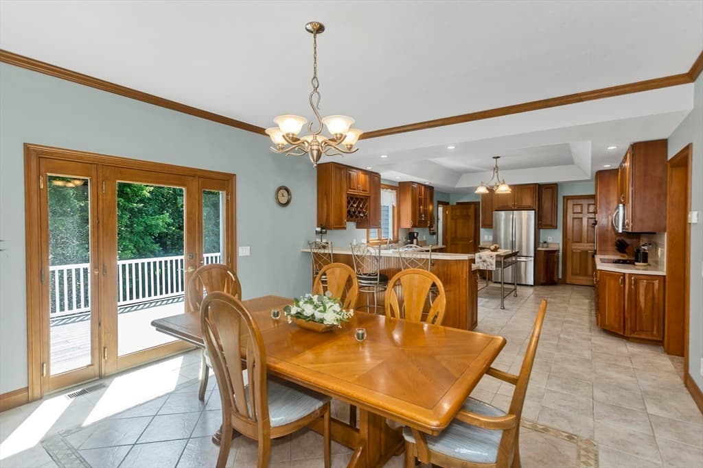 27 Landing Dr, Chicopee MA 01020 photo 10