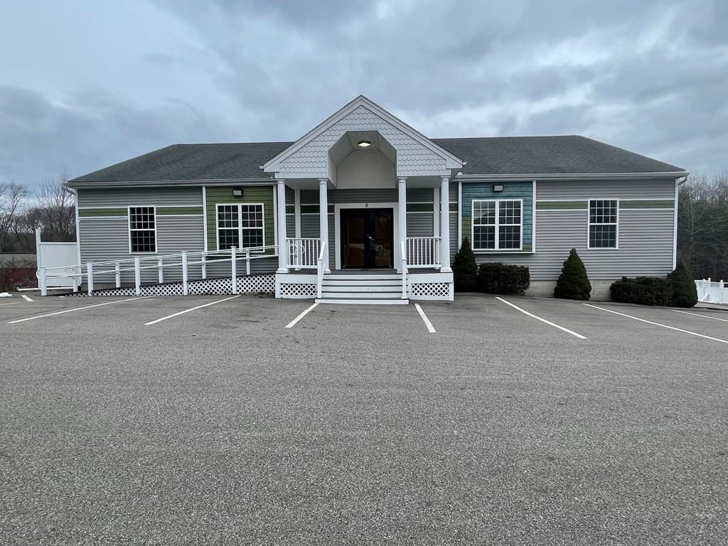 8 Charlesview Rd, Hopedale MA 01747