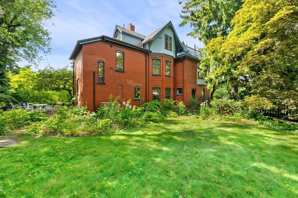 140 Upland Road, Cambridge MA 02140 photo 5