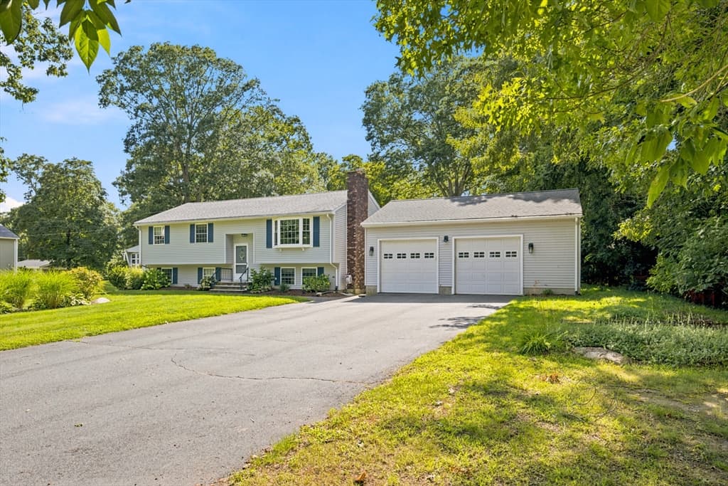 19 Sawdy Pond Avenue, Tiverton RI 02878 photo 4