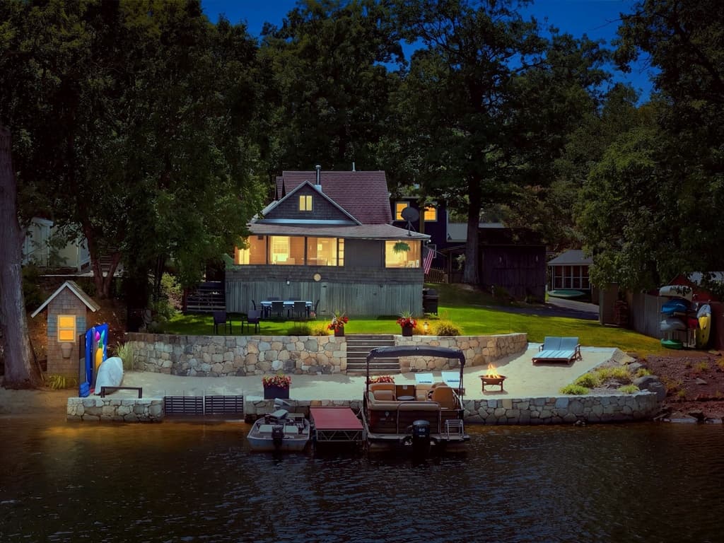 53 Kinsley Ln, Mendon MA 01756