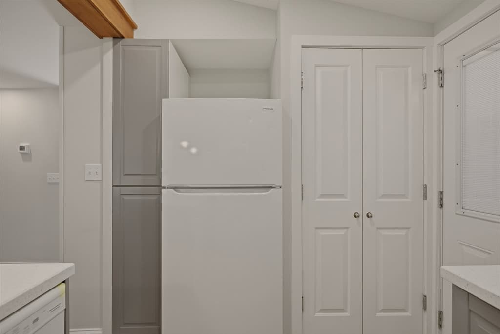 225 Mount Pleasant St, Fall River MA 02720 photo 12