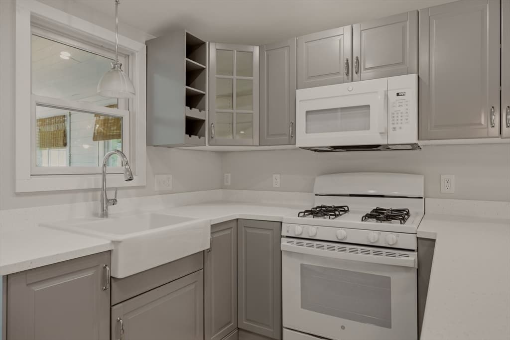 225 Mount Pleasant St, Fall River MA 02720 photo 10