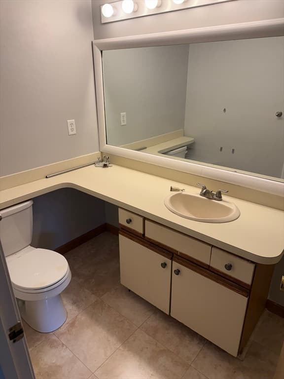 Condominium at 8 John Dr # 8, Grafton MA 01536, Grafton, photo 16 of 19