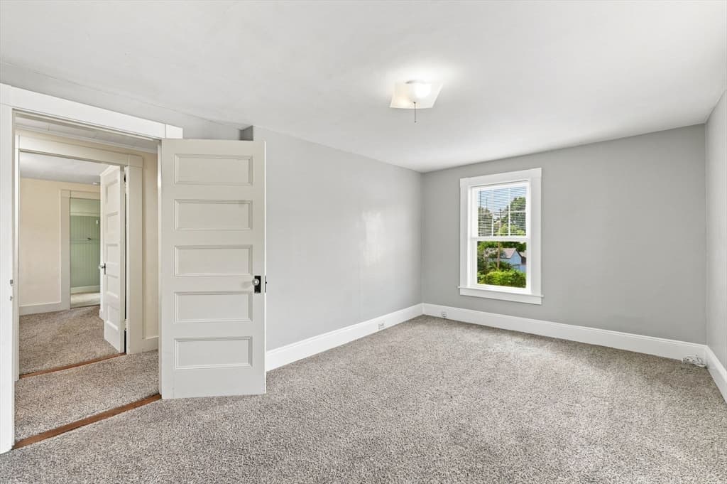 15 Hampstead St, Lowell MA 01852 photo 23
