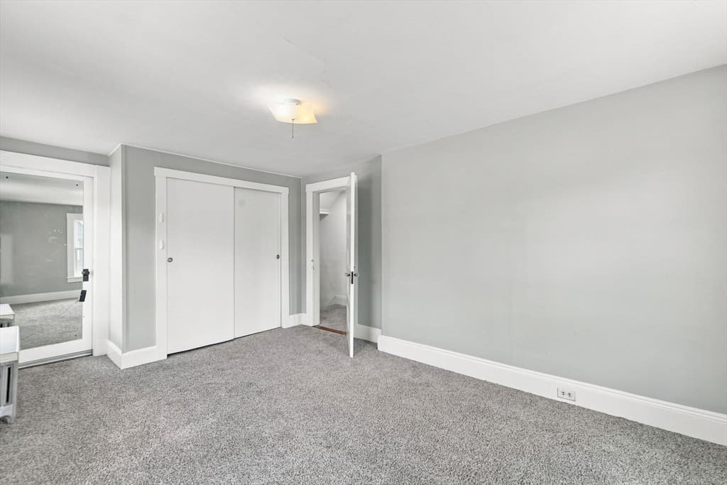 15 Hampstead St, Lowell MA 01852 photo 22