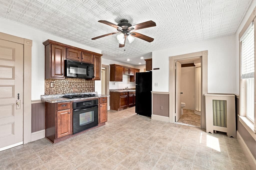 15 Hampstead St, Lowell MA 01852 photo 24