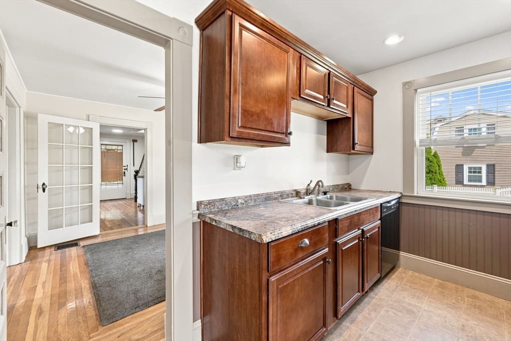 15 Hampstead St, Lowell MA 01852 photo 29