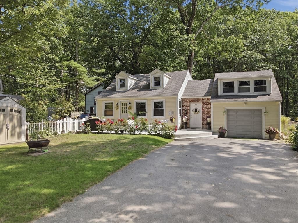 20 S Shore Rd, Westminster MA 01473