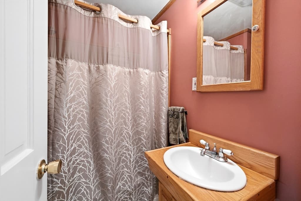 2346 Main St, Lancaster MA 01523 photo 11