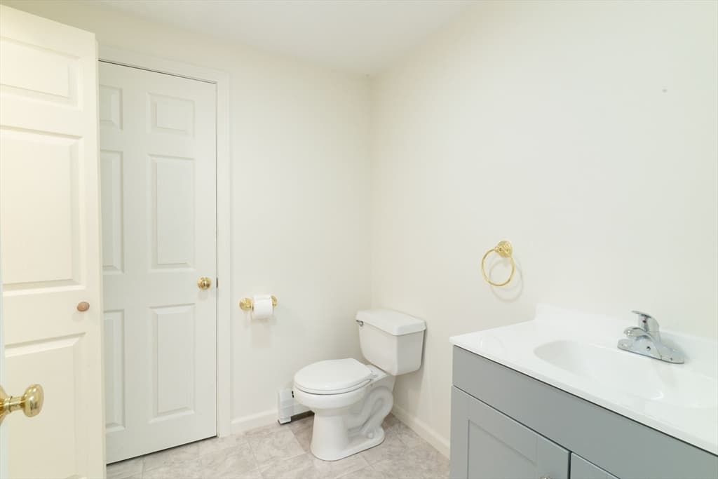 611 Henshaw St, Leicester MA 01542 photo 31