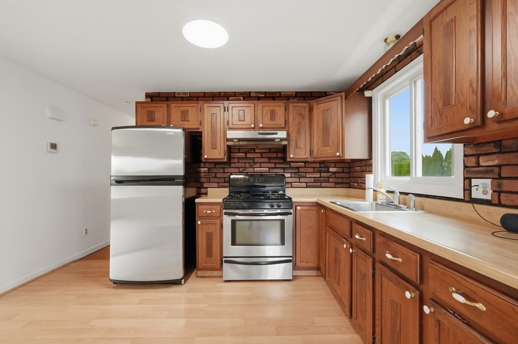 1966 Highland Ave, Fall River MA 02720 photo 7